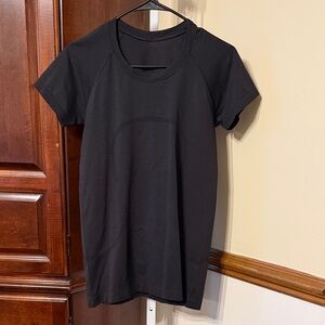 Lululemon Swiftly Tech Short Sleeve Tee Sz 8 Black TShirt
